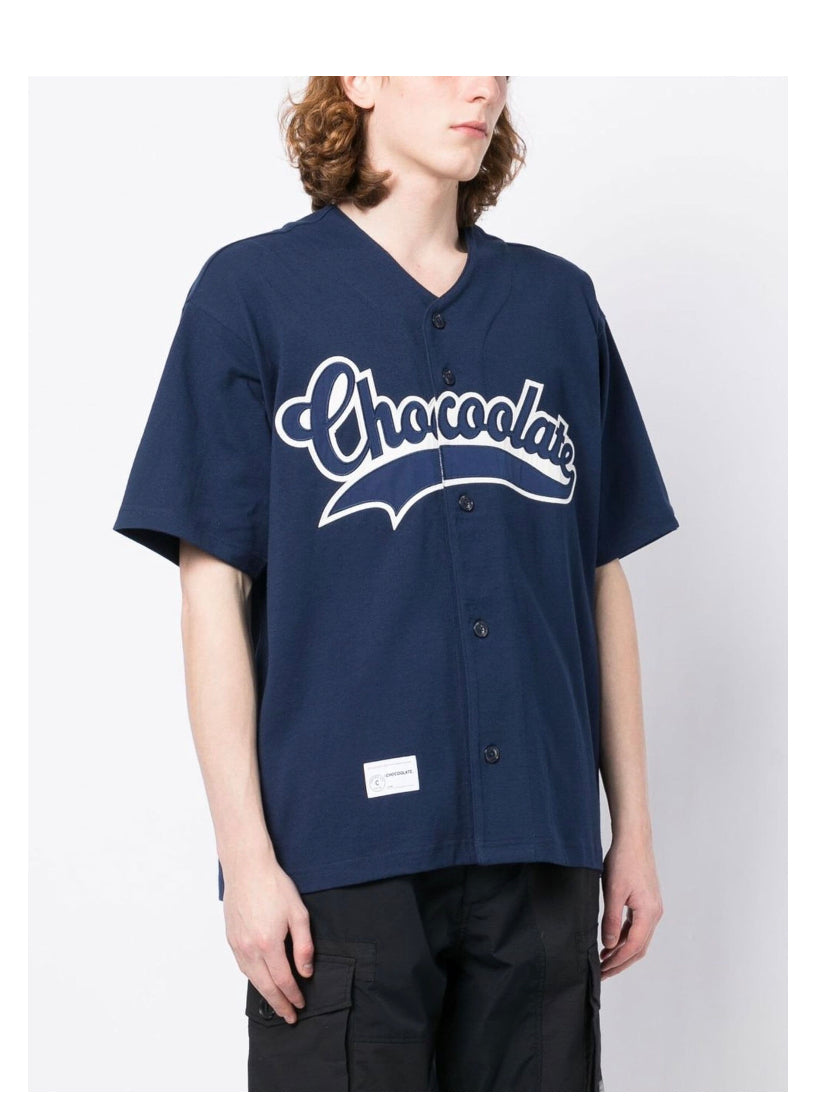 CHOCOOLATE Logo Patch buttoned T-shirt