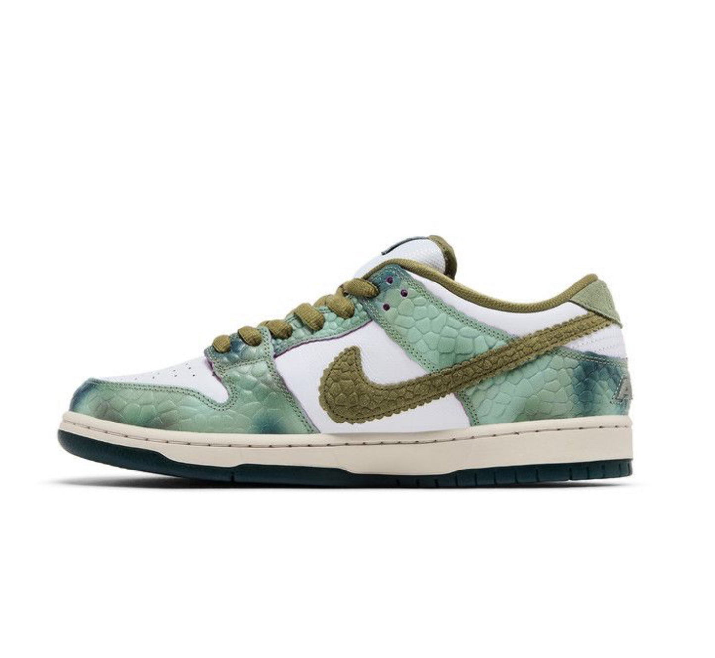 Alexis Sablone x Dunk Low SB
"Chameleon'