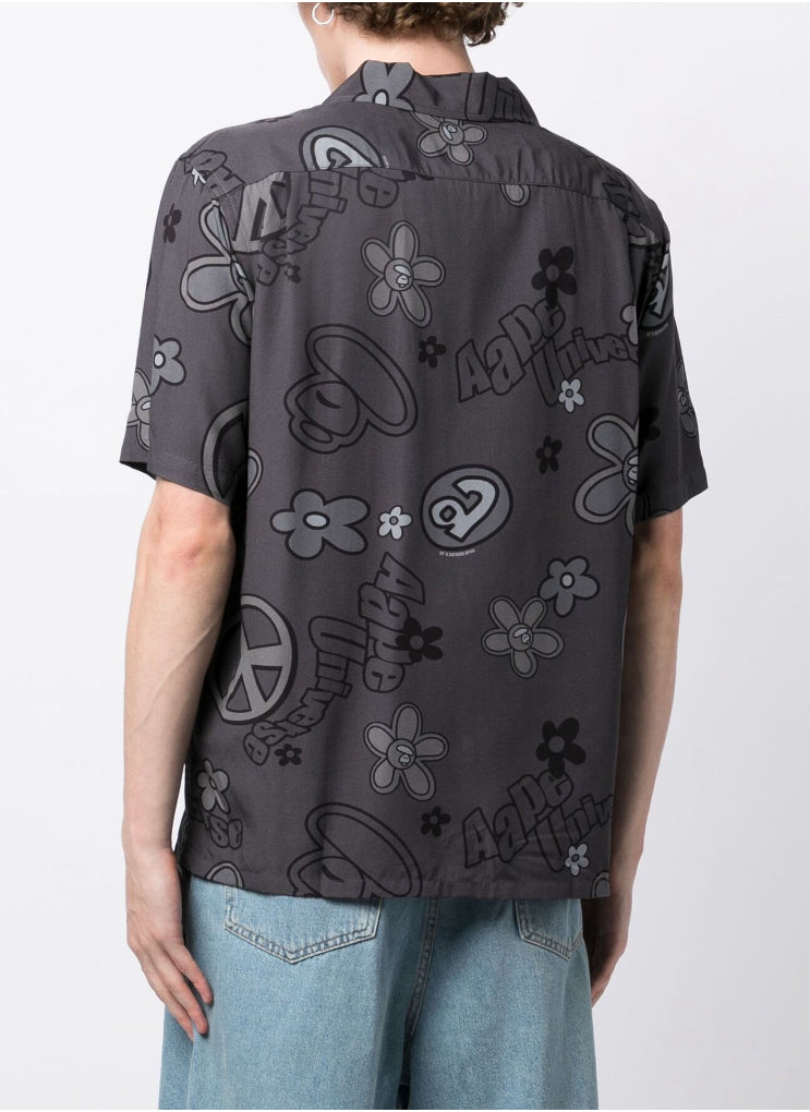 AAPE BY *A BATHING APE®
Graphic-print short-sleeved shirt