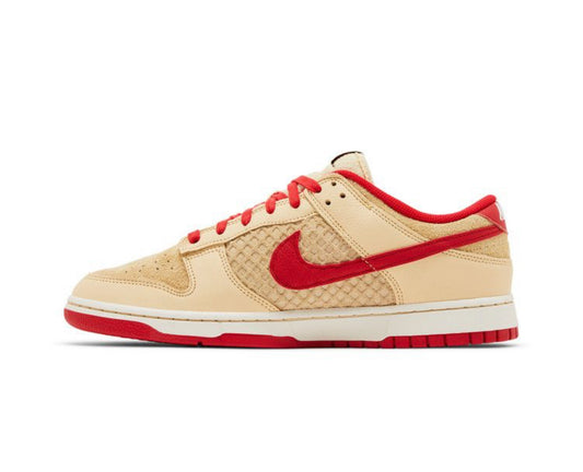 Dunk Low 'Strawberry Waffle'